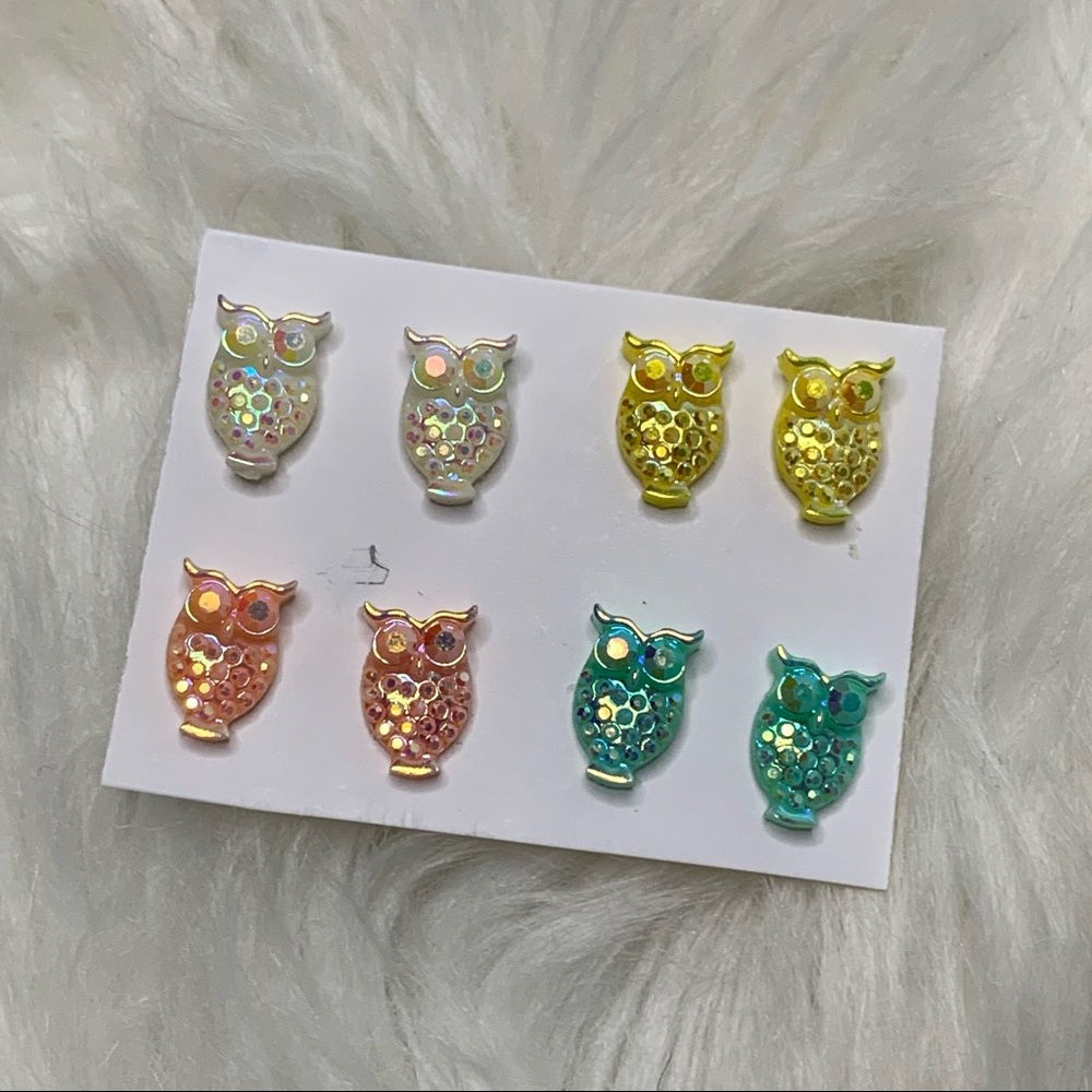 4 Iridescent Owl Plastic Stud Earrings Cute - Picture 4 of 8
